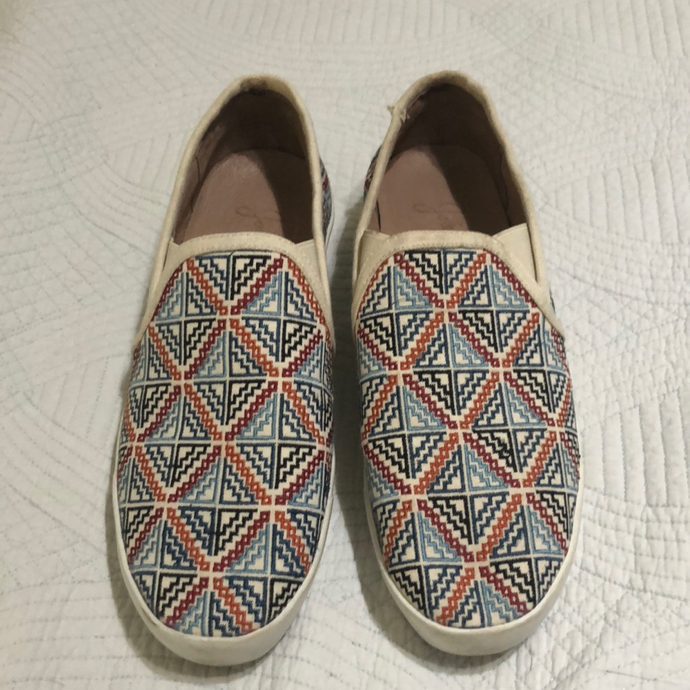 Joie slip ons
